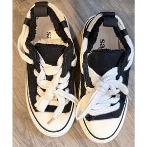Safiyaa Women's Black and Cream Canvas Lace Up Sneakers Size 6-6.5 Eu 36